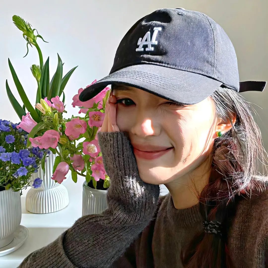 轴线 海报